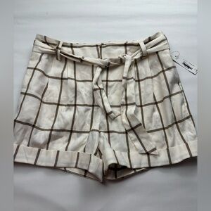 NWT High rise grid plaid shorts with tie belt. Size 14.